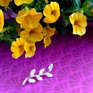 Vintage Napier Rhinestone Brooch